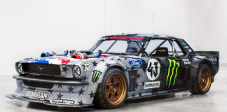 The Hoonicorn Mustang V2 of Ken Block produces 1,400 hp The Hoonicorn Mustang V2 of Ken Block produces 1,400 hp