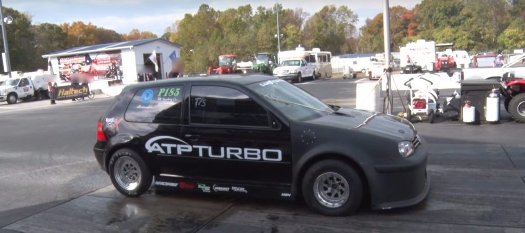 Modified Volkswagen Golf with 900 hp does the quarter-mile in 8.87 seconds