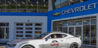The Chevrolet Camaro ZL1 is the new pace car of the Daytona 500 The Chevrolet Camaro ZL1 is the new pace car of the Daytona 500