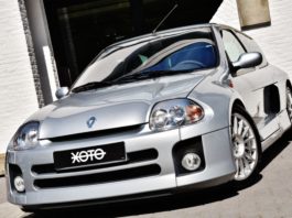 A beautiful 2002 Renault Clio V6 is up for sale A beautiful 2002 Renault Clio V6 is up for sale
