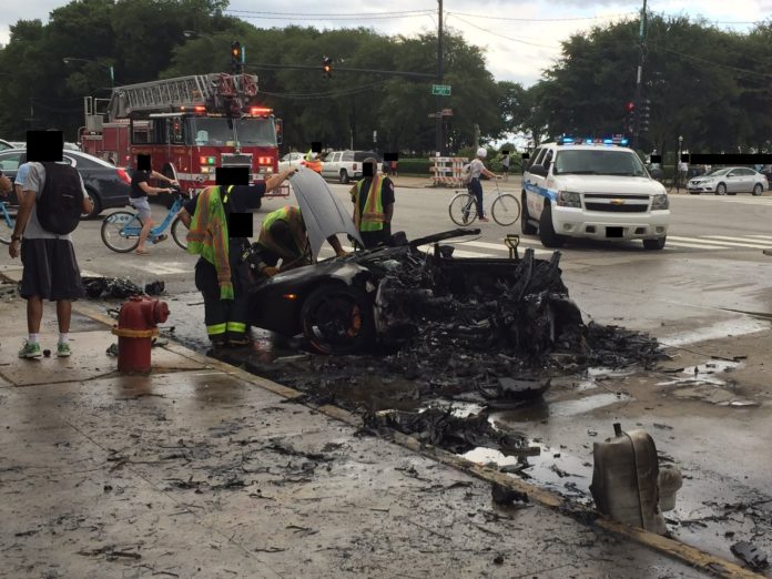 Lamborghini Huracan crashes and splits in two, in Chicago