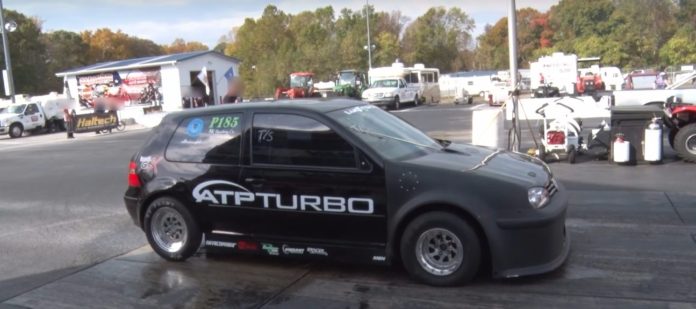 Modified Volkswagen Golf with 900 hp does the quarter-mile in 8.87 seconds