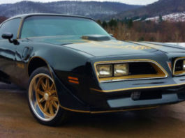 A beautiful 1977 Pontiac Trans Am Bandit is up for sale A beautiful 1977 Pontiac Trans Am Bandit is up for sale