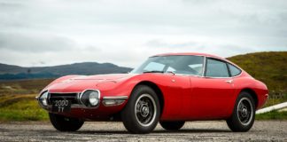Toyota has restored a 2000GT Toyota has restored a 2000GT